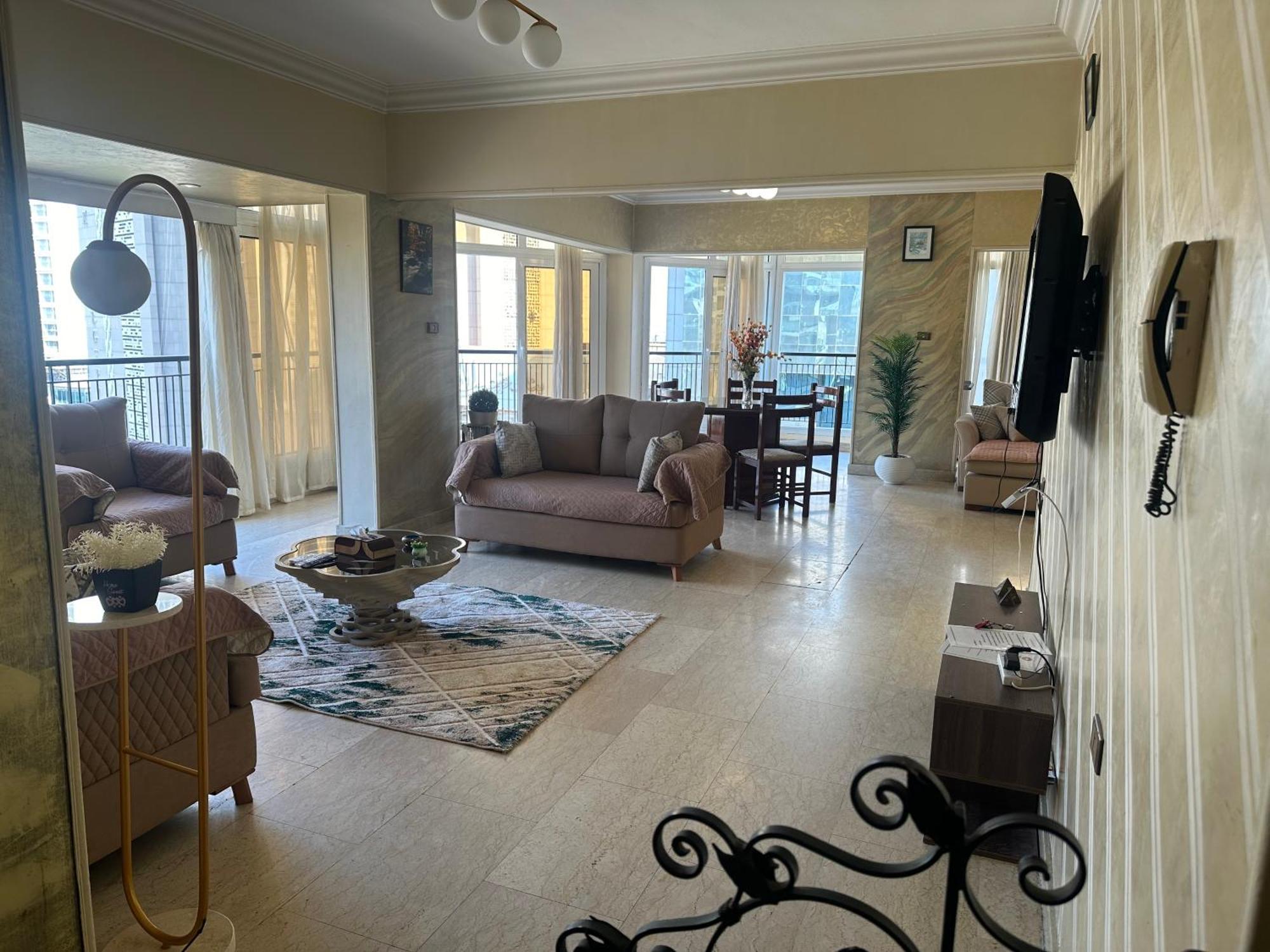 Апартаменти Nile View Dokki *